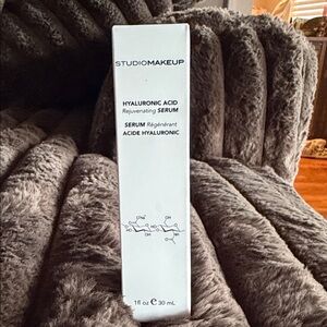STUDIOMAKEUP Hyaluronic Acid Serum